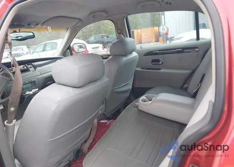 1998 Lincoln Town Car Signature из США, поврежденный, VIN 1LNFM82W2WY701062